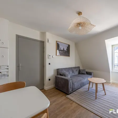 Bright T2 Near Grands Boulevards 10th Apartment Paris